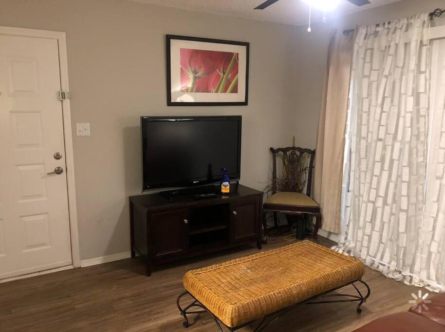 Lovely 1-Bedroom Rental Space With Free Parking Charlotte Exteriér fotografie
